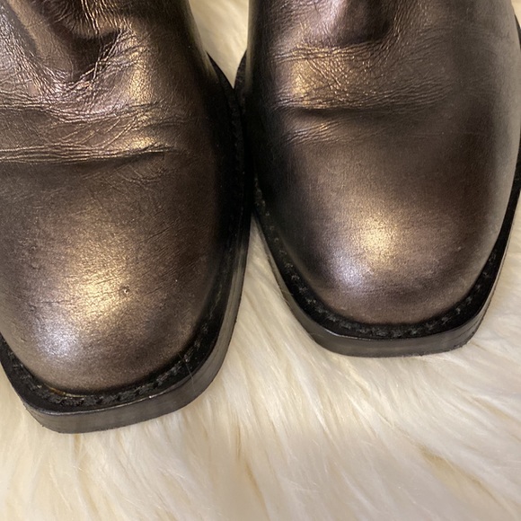 Frye Chelsea boots - Picture 5 of 11